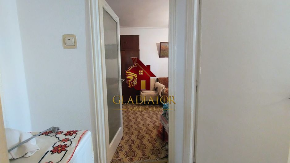 Copou Parc ferit de agitatia bulevardului, spatiu verde, et 1 cu lift - Poză 12