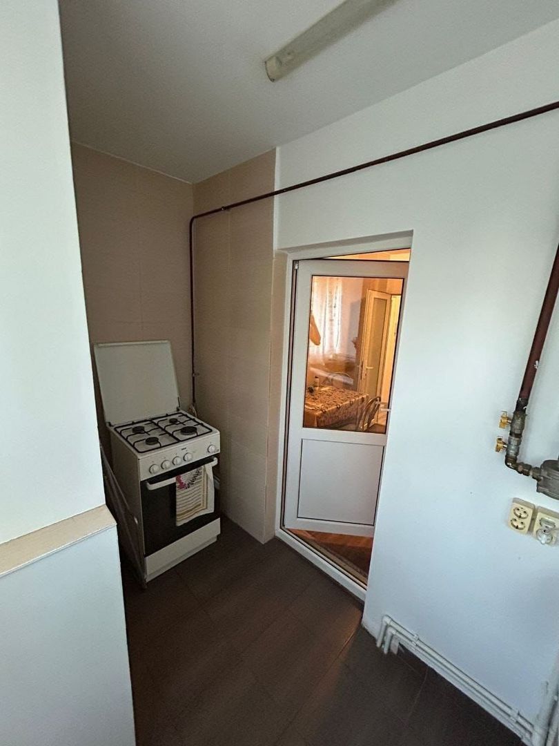 De inchiriat apartament cu 2 camere, General, etaj 1, 400 euro - Poză 2