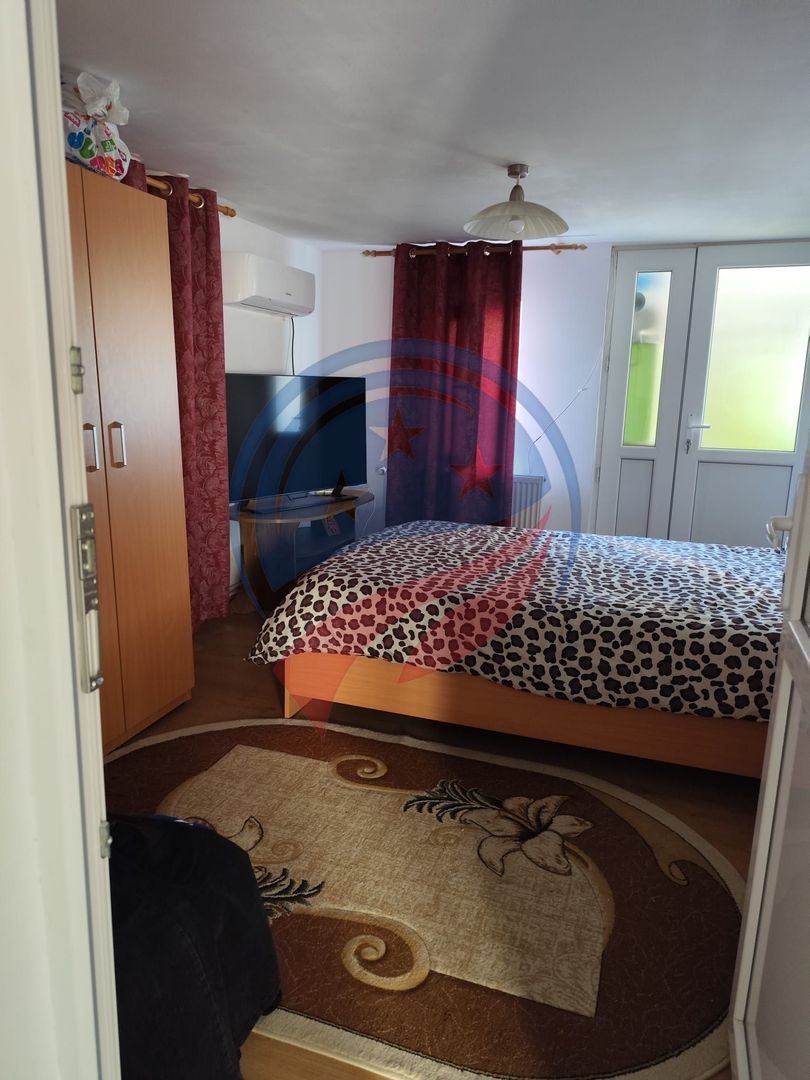 Casa cocheta la 30 minute de Craiova- Cornița Dolj - Poză 3