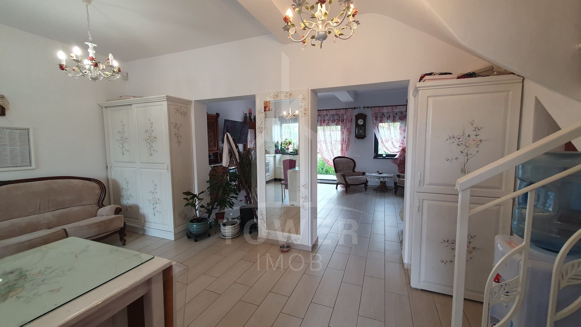 Triplex de vânzare în Șelimbăr –  terasă panoramică, panouri solare. - Poză 2