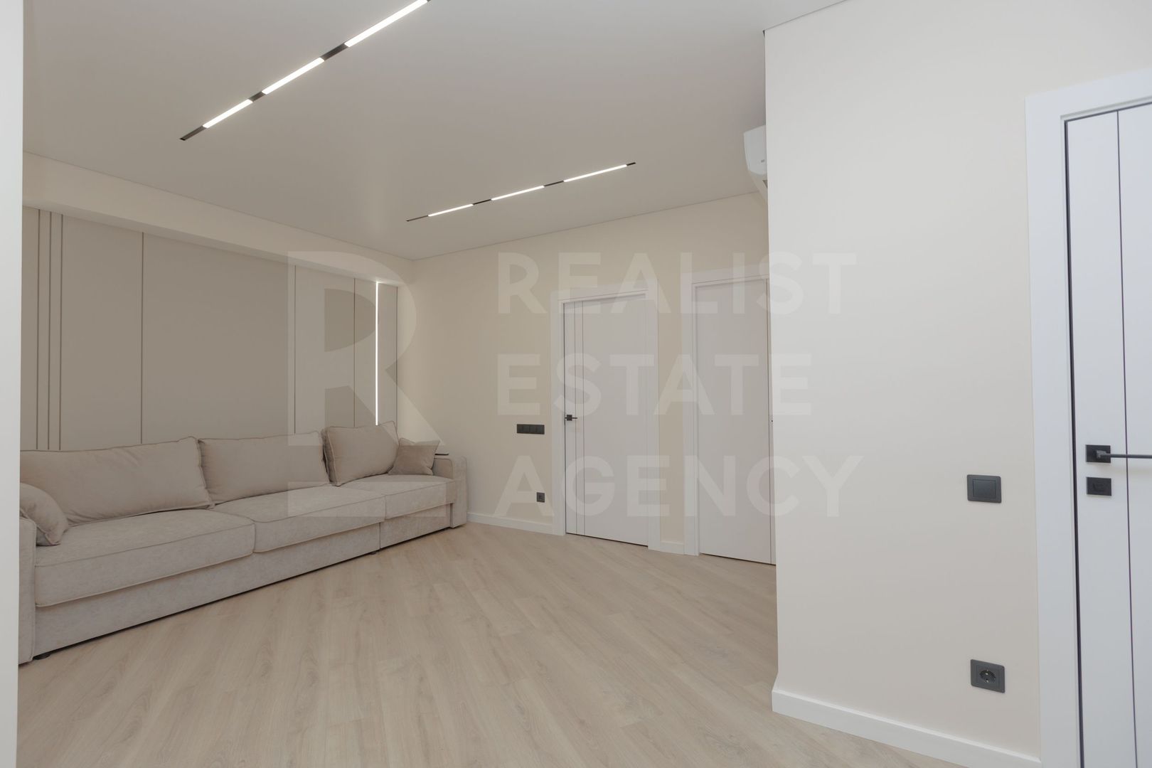 Vânzare apartament 2 camere,strada Alba Iulia, Buiucani. - Poză 3