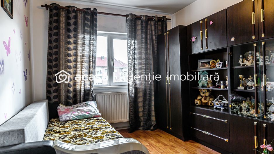 Apartament cu 3 camere decomandat la etajul 3 - Poză 4