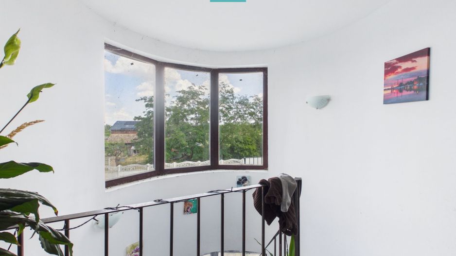 Casă 225 mp cu teren 1.482 mp în Leș - Poză 24