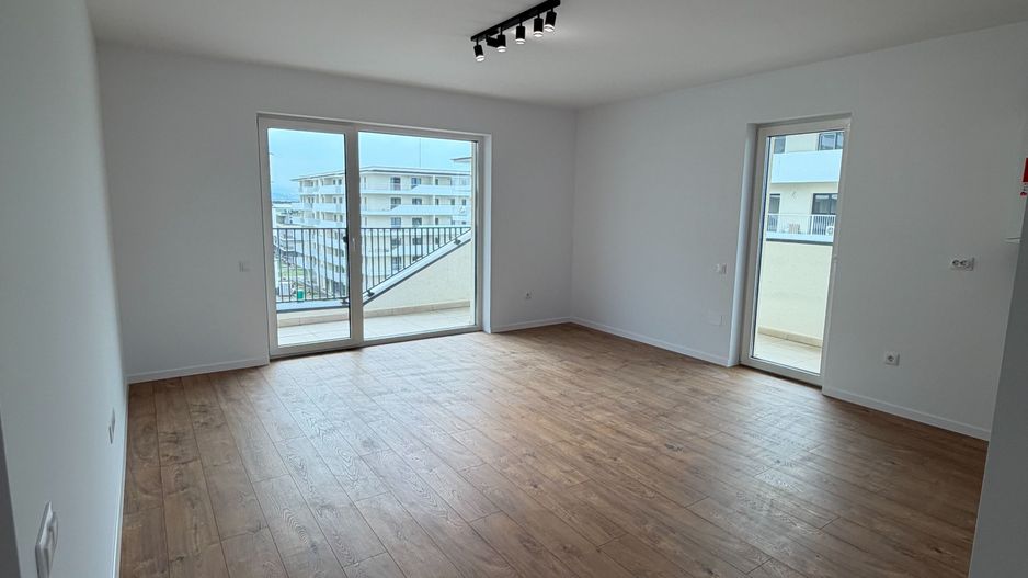 Apartament cu două camere, decomandat, finisat, EROILOR RESIDENCE - Poză 2