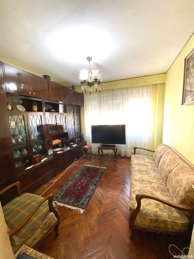 Apartament ultracentral 4 camere cu loc de parcare privat - Poză 4