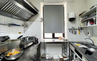 Spațiu comercial premium de închirial / 255 mp + depozit / zona Centrul Vechi. - Poză 13