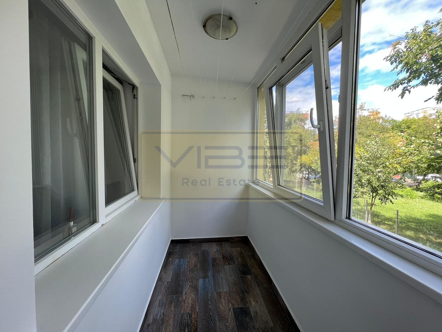 Apartament 2 dormitoare + living Podu Ros - Poză 24