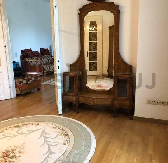 Apartament în vilă, zonă centrală, parcare - Poză 14