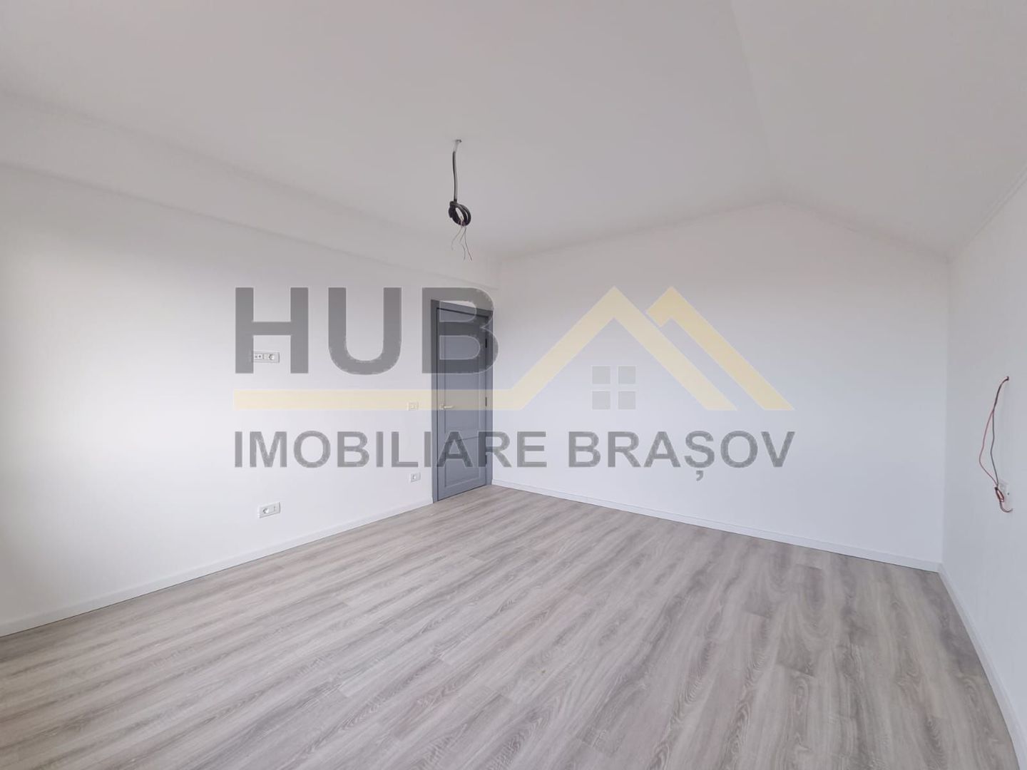 De Vanzare Casa Sanpetru | Teren 468mp | Intabulata | 10 min de Coresi Mall - Poză 9