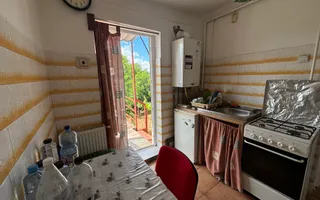 Casa cu 2 apartamente zona Mehala - Poză 11