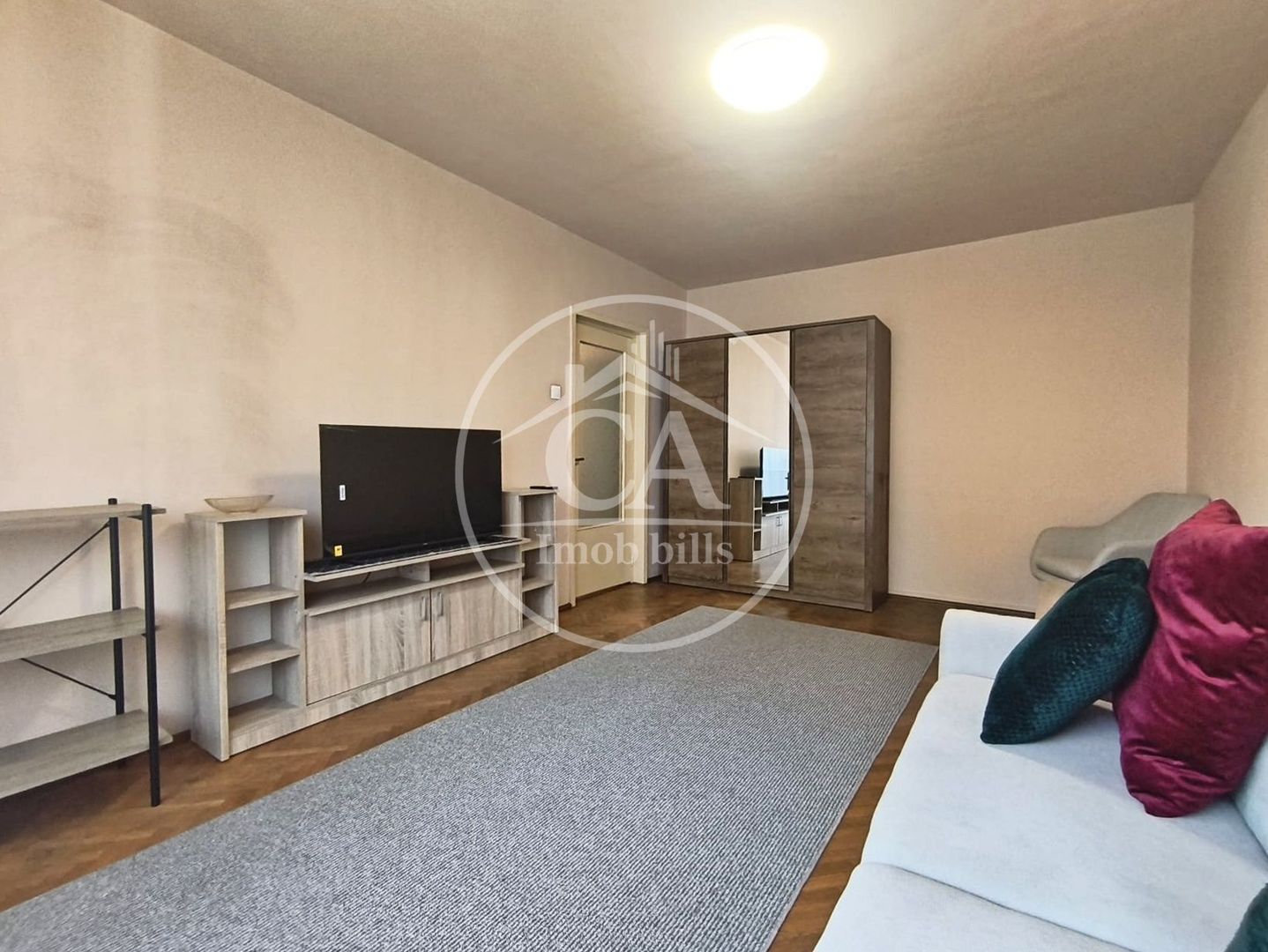 Apartament de vanzare cu 3 camere  in zona Centrala, Oradea - Poză 3