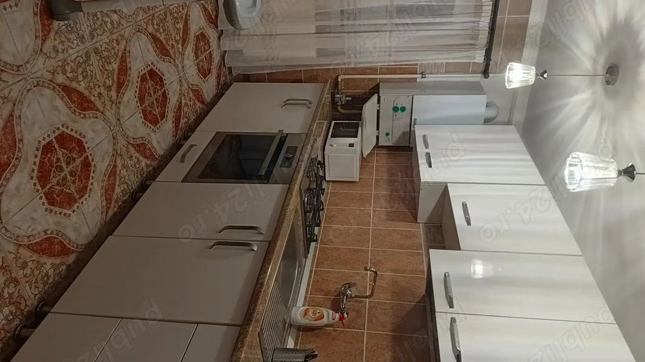 Vând apartament decomandat cu 3 camere, micro 16. - Poză 3