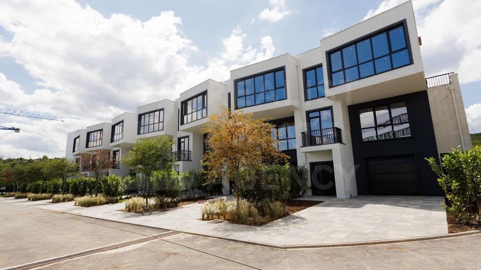 Vânzare, townhouse, 3 nivele, Complexul Rezidențial Hora Village - Poză 3