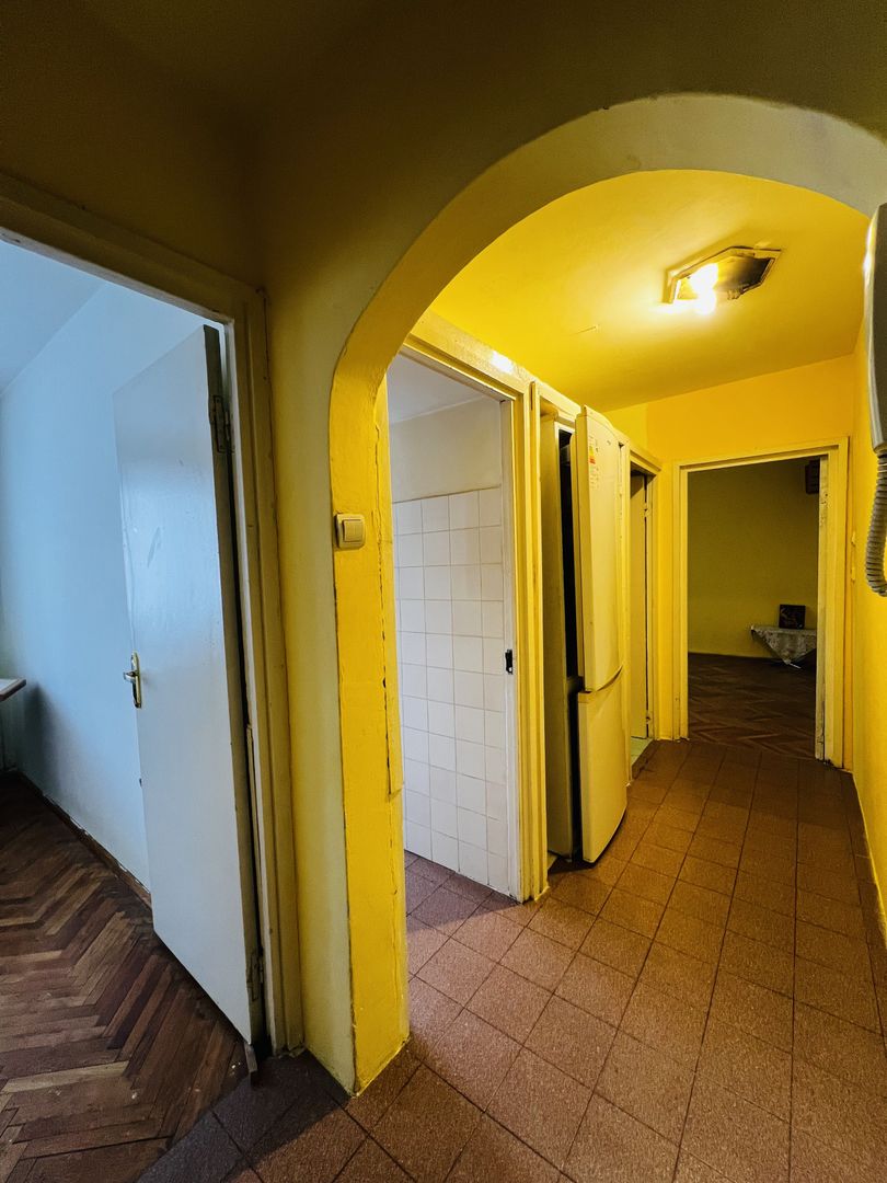De inchiriat Apartament 4 camere Zona Girocului - Poză 5