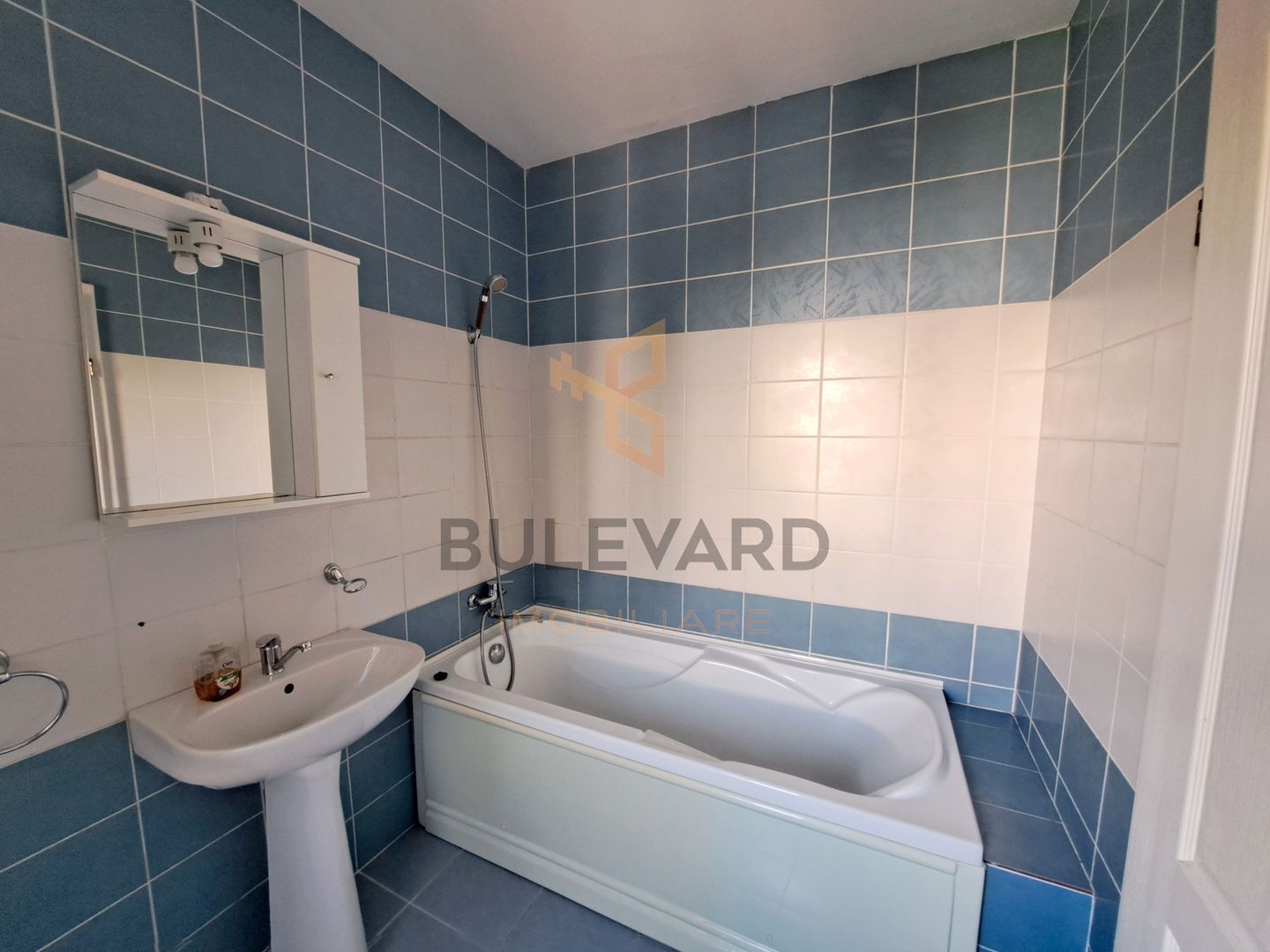 Apartament 2 camere in zona B-dul N.Titulescu! - Poză 12