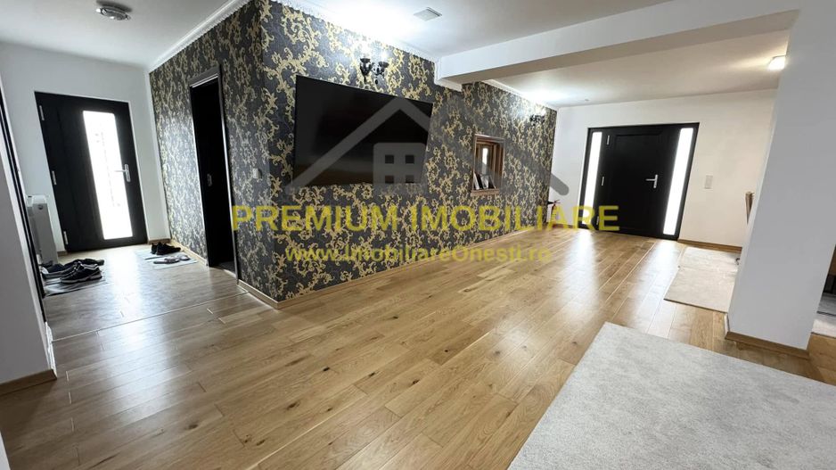 Vila la 13 km de Onesti - Poză 11