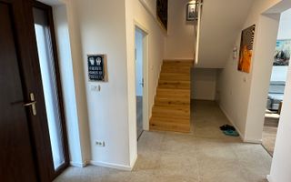 Casa deosebita intr-un cartier privat cu bariera - Poză 18