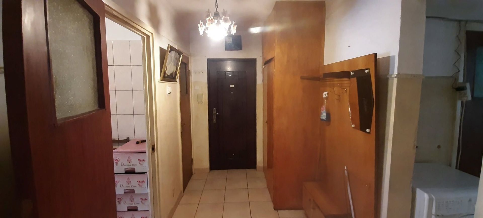 Vanzare Apartament  3 camere decomandat, parter, 68 mp,  metrou Valea Ialomiței - Poză 1