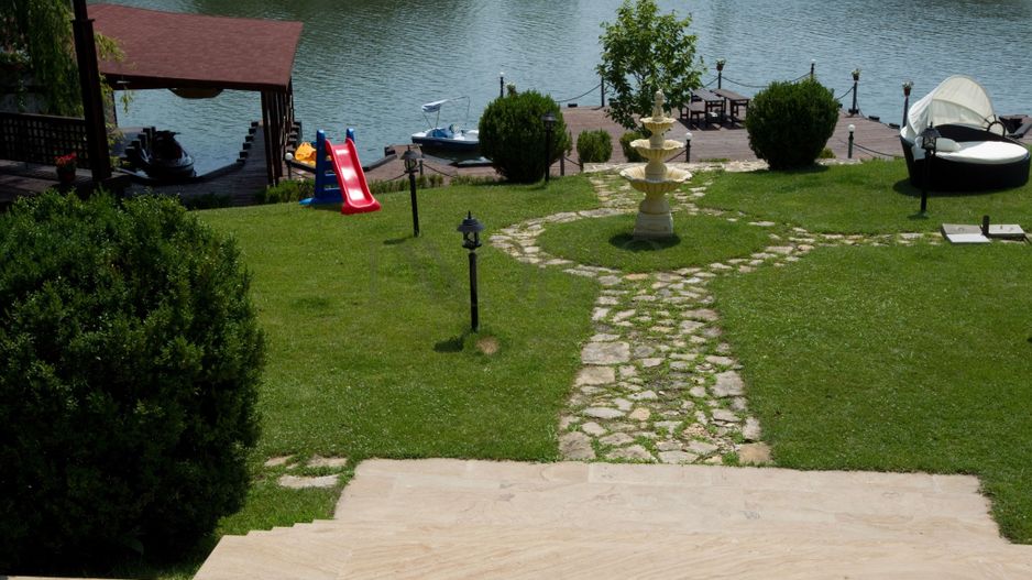 Vilă pe malul Lacului Snagov | 3.000 mp teren | 90 m deschidere lac - Poză 12