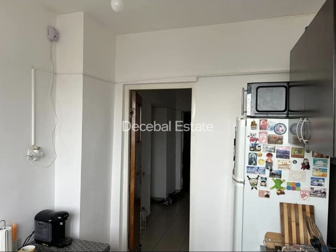 Metrou 1 Decembrie - Apartament 2 camere decomandat, spatios, stradal - Poză 2