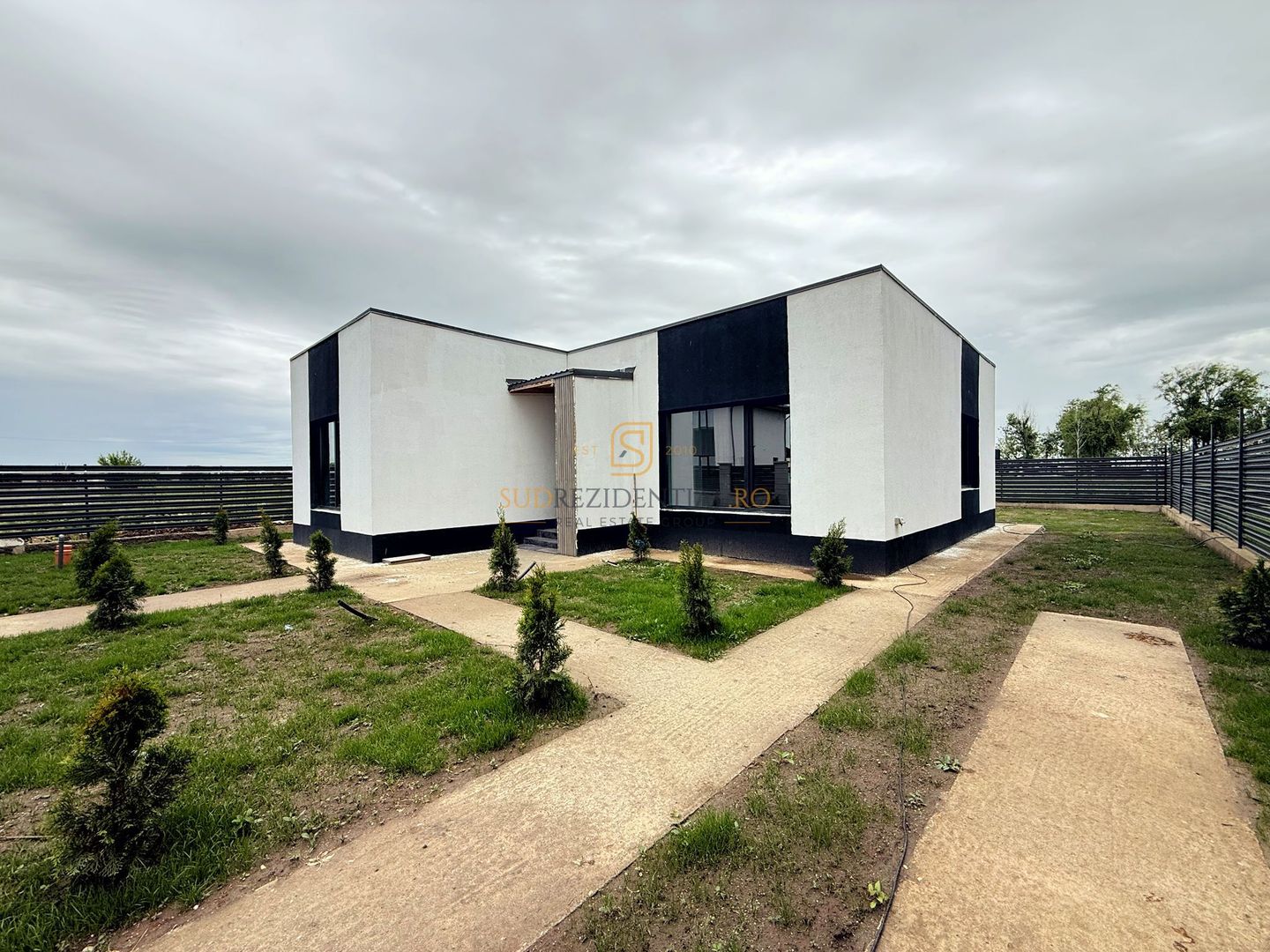 Casa Individuala cu 3 camere, 2 bai, teren 375 mp - zona centrala - Poză 6