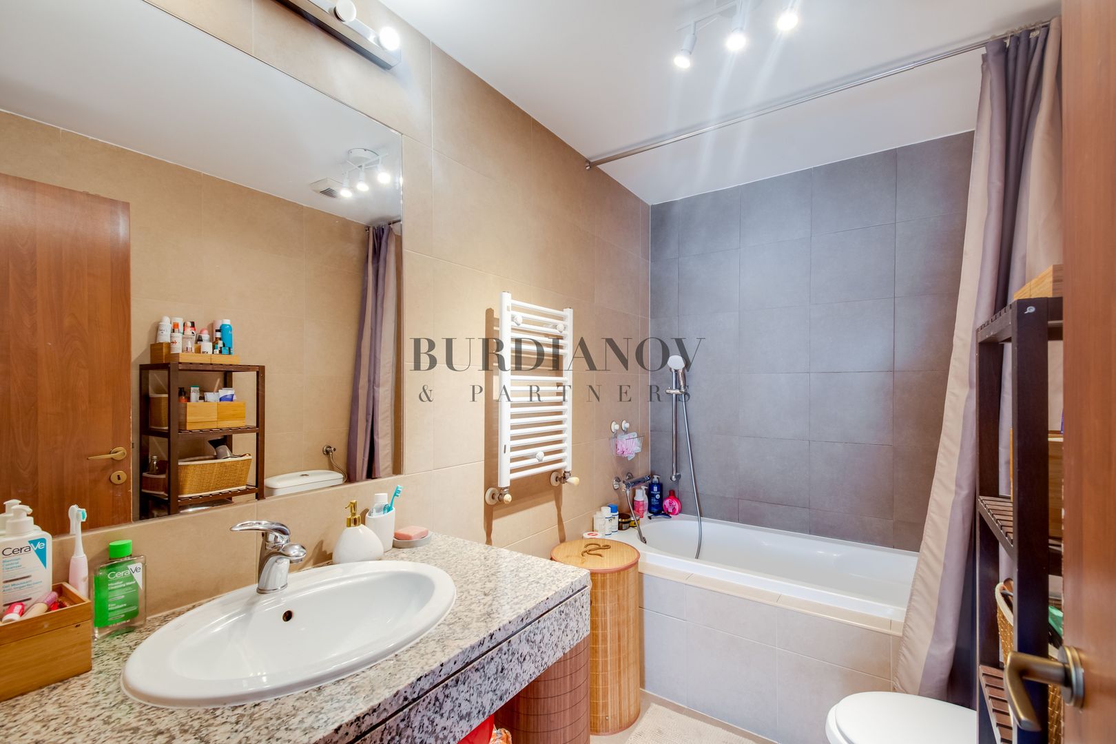 Apartament cu 3 camere de vânzare - Ten Blocks Residence-Metrou Păcii - Poză 9