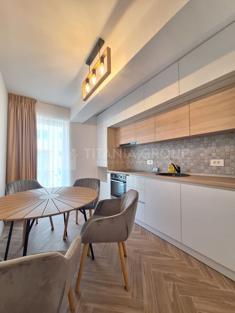 Apartament 3 camere,2 bai+parcare, lux Rasnov - Poză 2