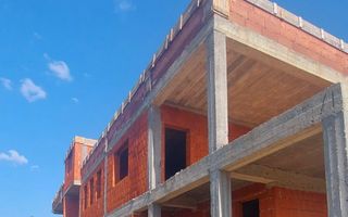 Vand Casa in rosu la Viile Satu Mare - Poză 3