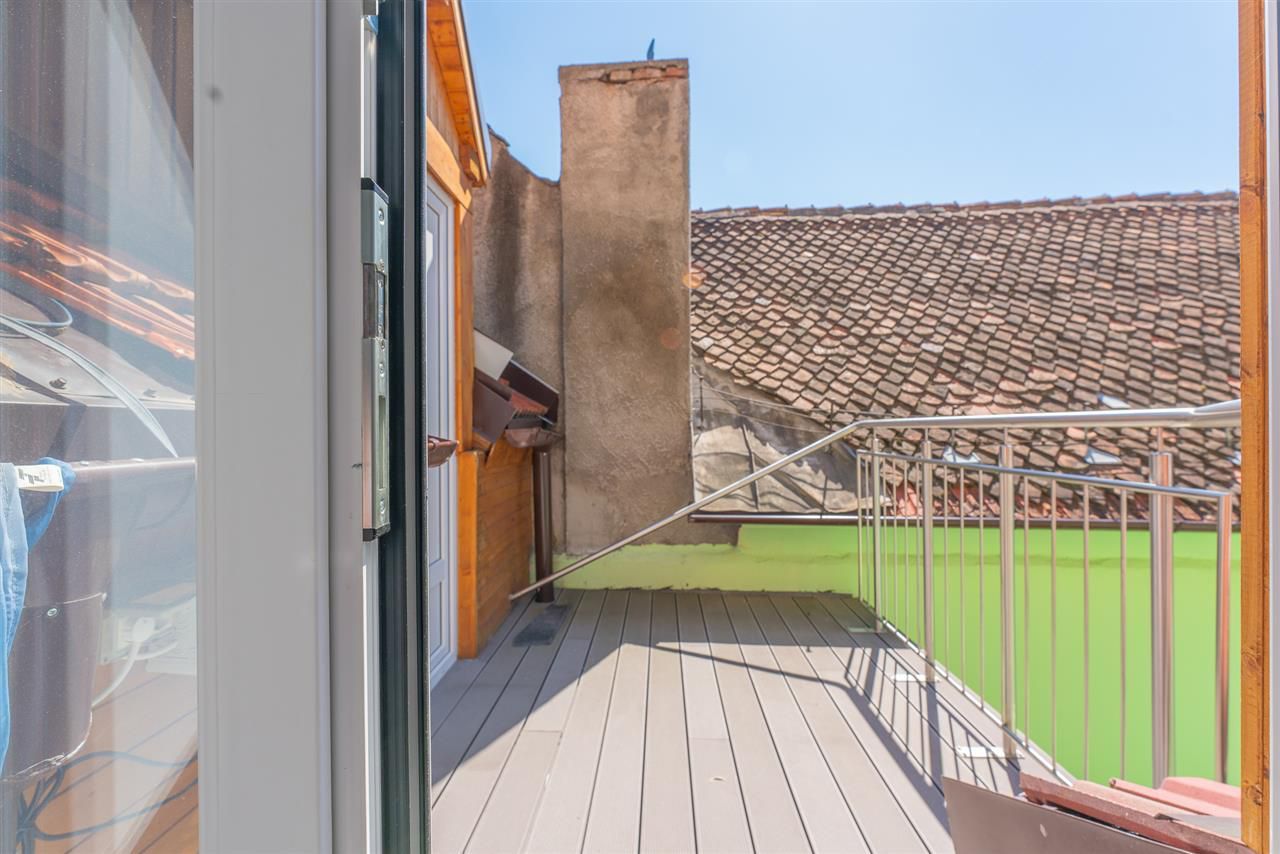 Casa cu spatiu comercial si 9 camere in zona istorica a Brasovului - Poză 18