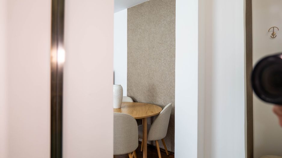 Vanzare apartament 2 camere, complet renovat, Metrou si Parc Bazilescu - Poză 27
