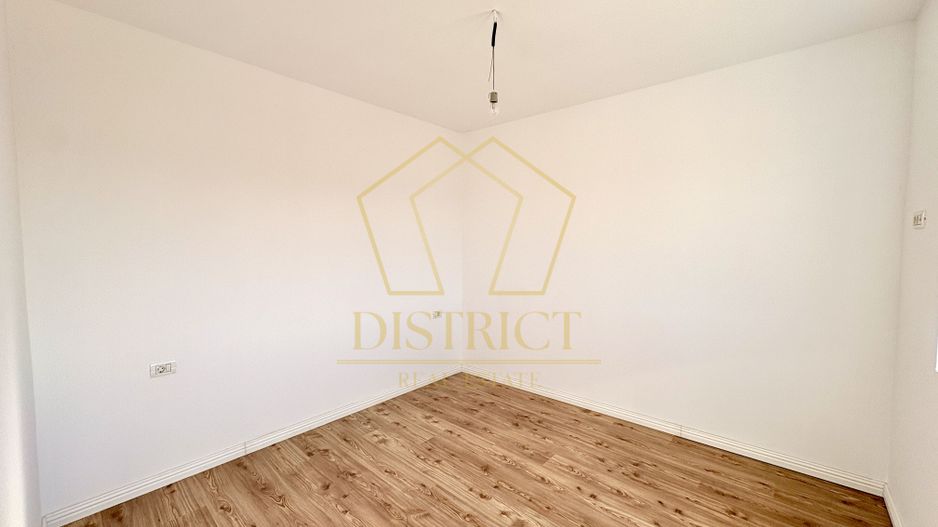 Duplex cu 4 camere, despărțit prin camera tehnica | Mosnita Noua - Poză 9