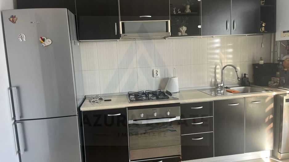 Apartament modern 2 camere etaj 1 baie cu geam si boxa in Gusterita - Poză 3