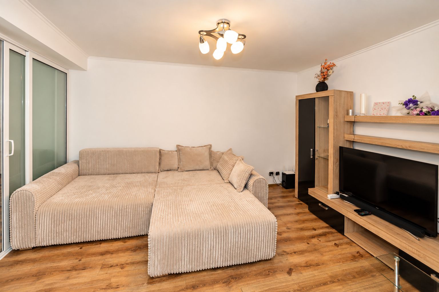 Apartament 2 camere de vanzare, 67mp mobilat, parcare, bloc cu 6 ap. - Poză 17