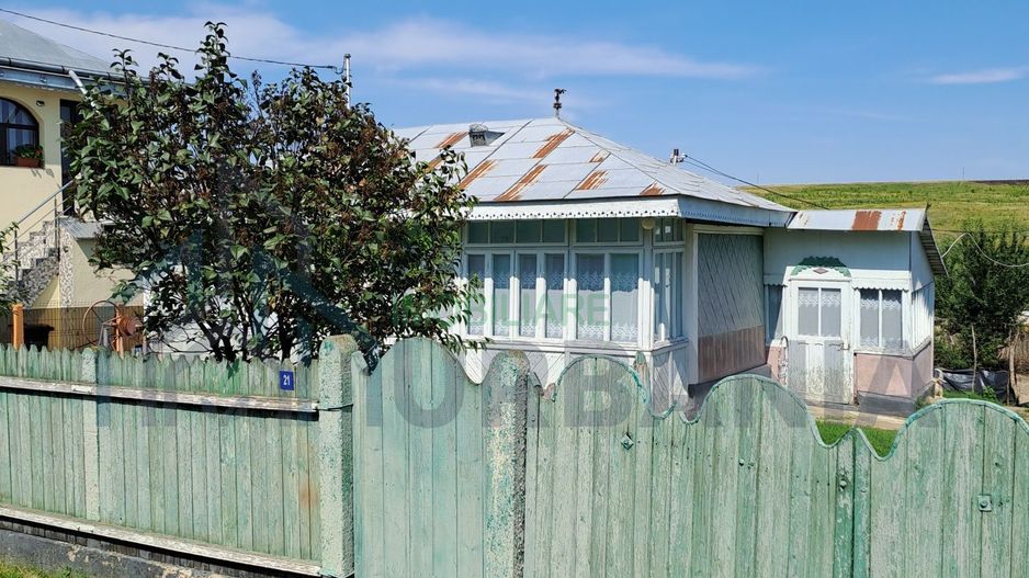 Vând teren plus casă bătrâneasca - Poză 1