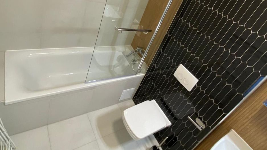 Apartament modern cu 2 camere pereți retractabili terasă parcare și boxă - Poză 10