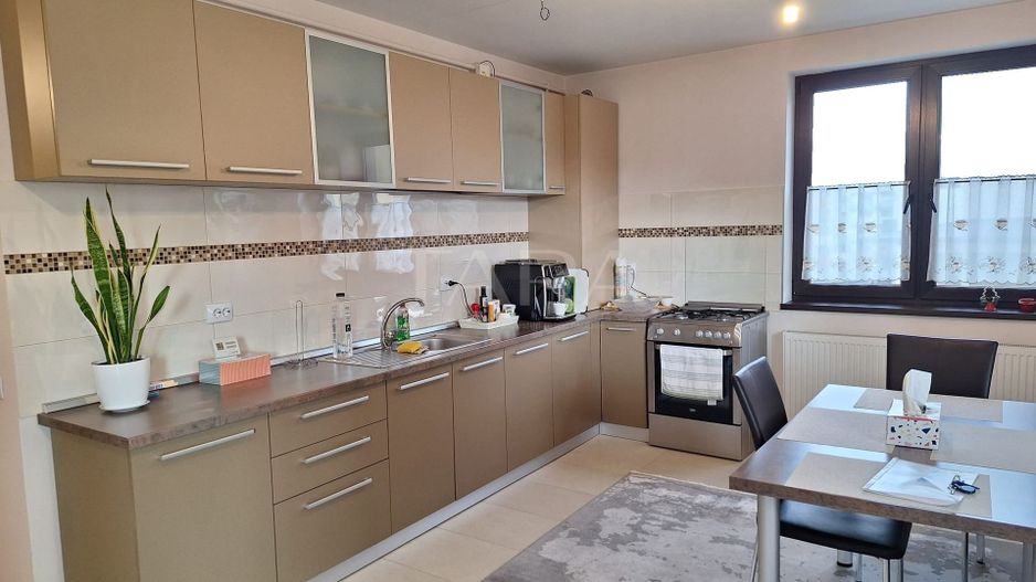 EXCLUSIVITATE. Apartament în vilă cu terasă spectaculoasă în Europa. - Poză 2