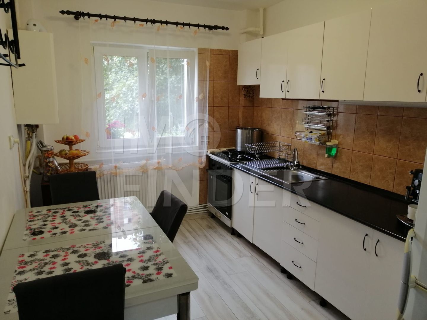 Apartament 3 camere decomandate strada Aurel Vlaicu - Poză 1