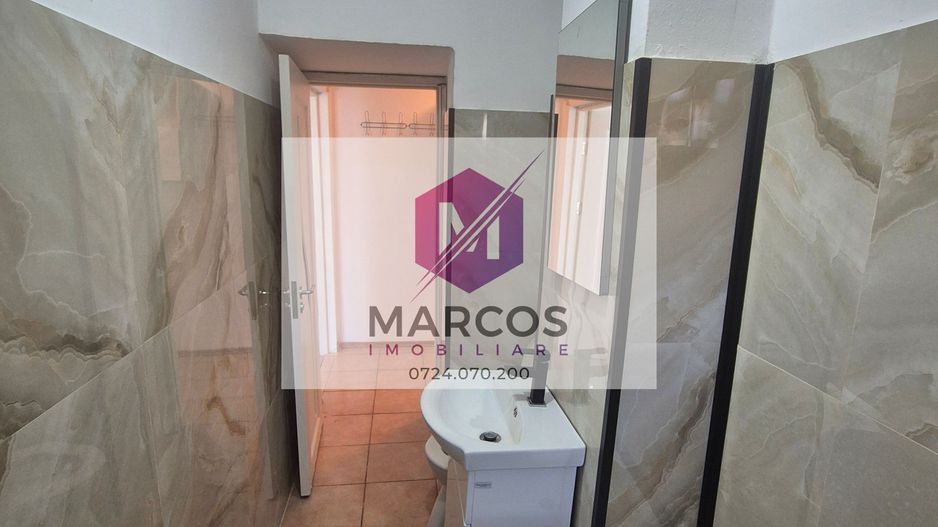 Închiriez apartament 1 camera et.1 Micro 1 - Poză 4