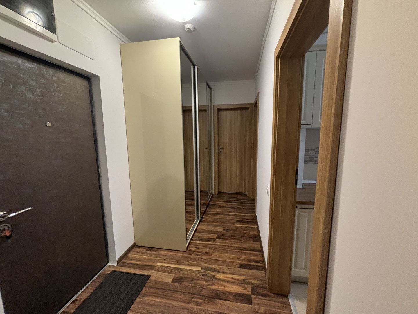 Mobilat si utilat cu loc de parcare subteran la City of Mara - Poză 8