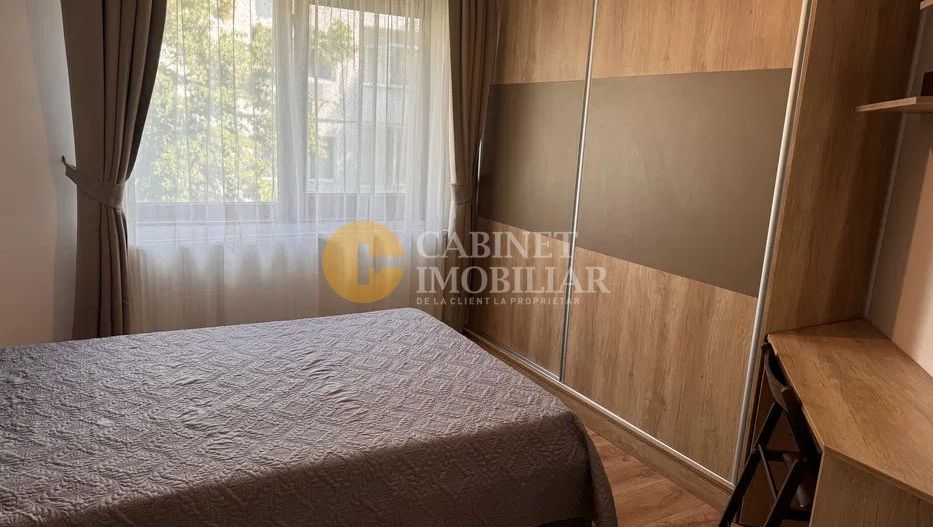 Apartament 3 Camere Decomandat | Zona Podu Roș - Poză 3