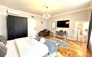 Apartament renovat, cu garaj și pivnițe, în Centrul Istoric al Sibiului - Poză 2