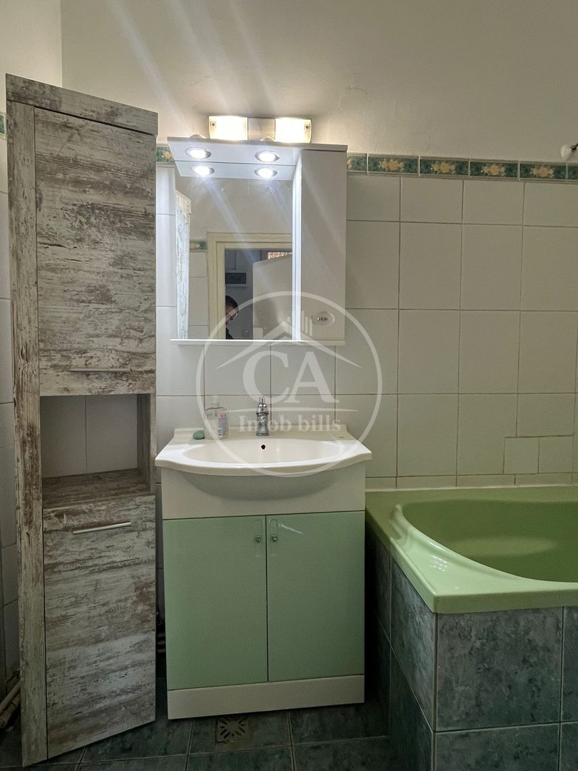 Casă de închiriat cu 3 camere în zona Centrală, Oradea. - Poză 8