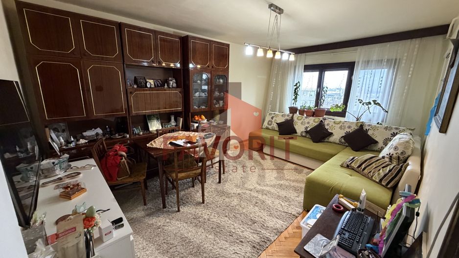 Decomandat. La 2 pasi de Shopping City. 2 bai - Poză 1