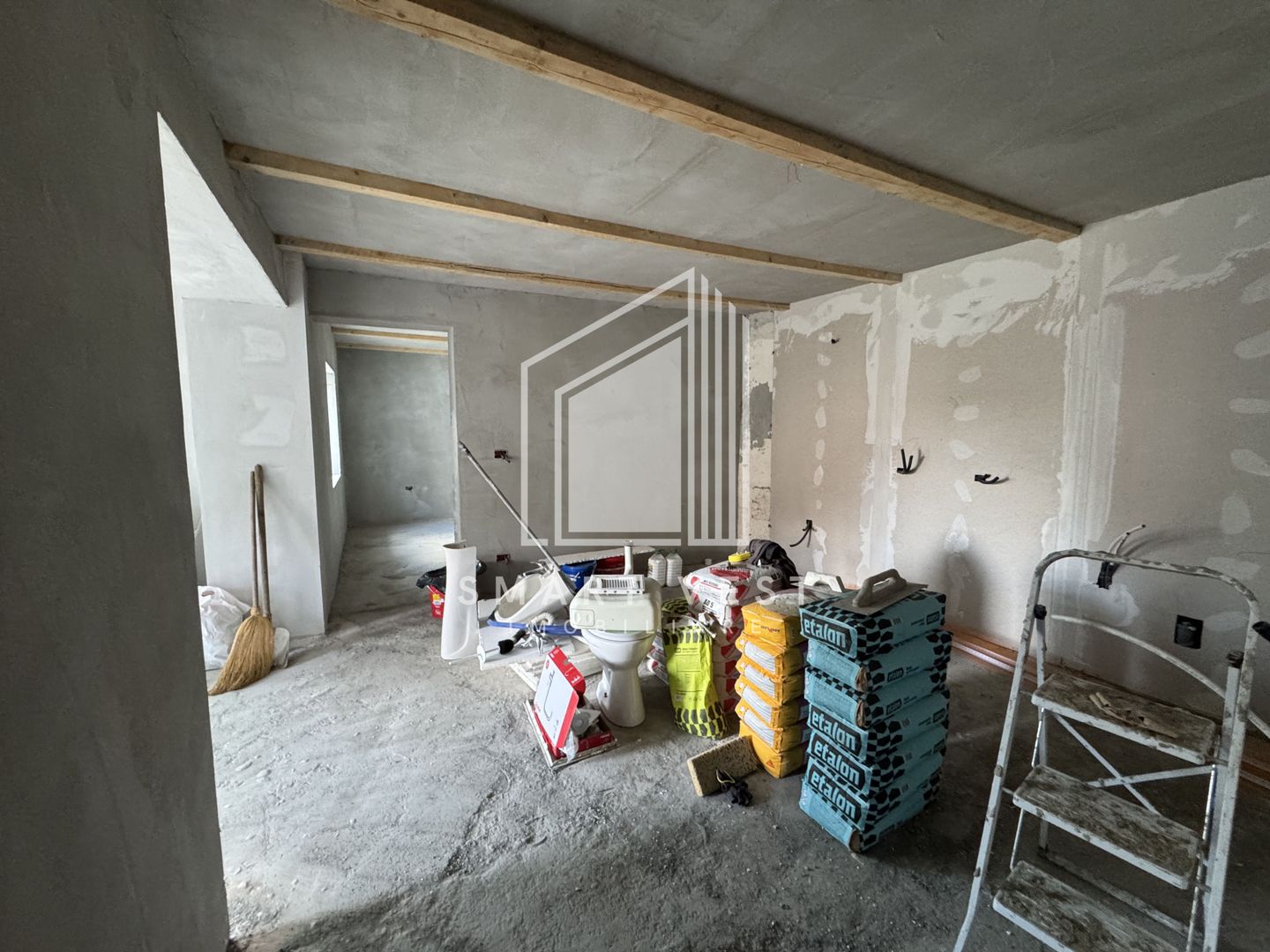 Casa semifinisata cu intrare comuna | 53 mp utili | Strada Luceafărul - Poză 2