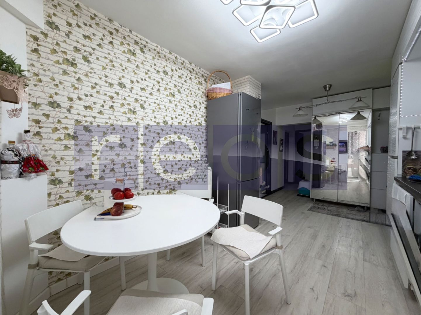 VANZARE 3 CAMERE | RENOVAT COMPLET | LA 5 MINUTE DE METROU | ZONA CRANGASI - Poză 8