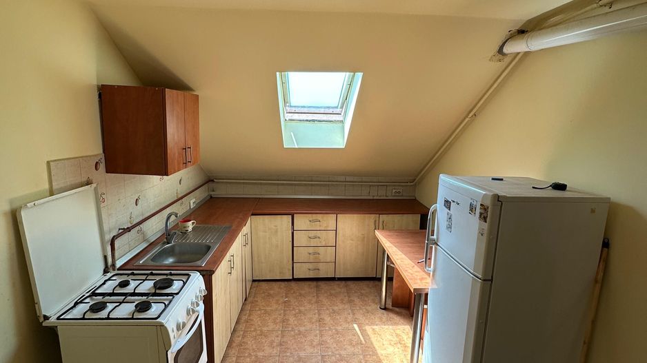 🏠 Vând apartament 2 camere la mansardă – 56.000 € (ușor negociabil) - Poză 2