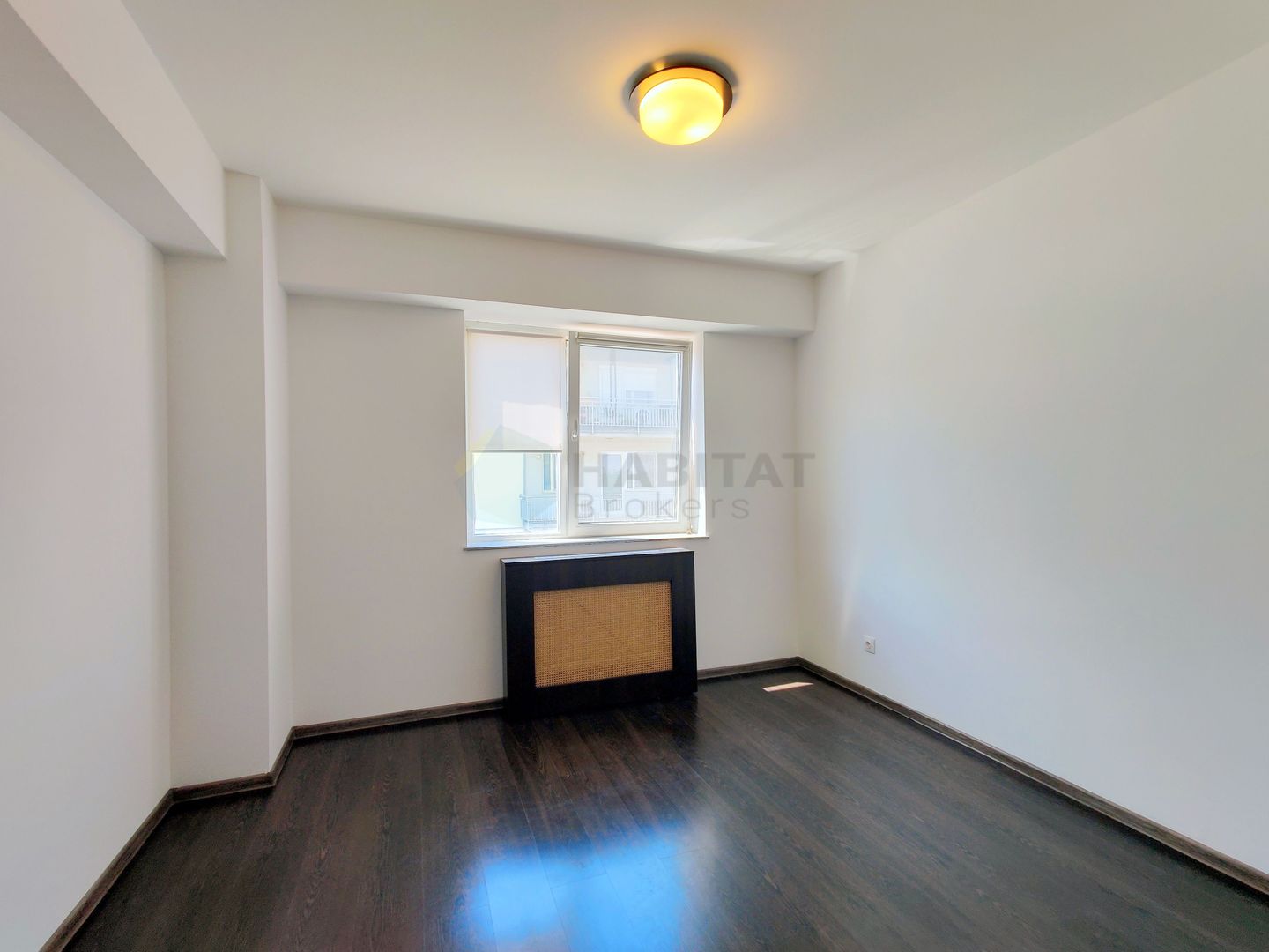 Decomandat, doua bai, loc de parcare in subteran, disponibil imediat - Poză 10