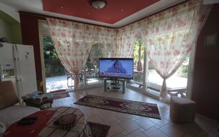 Casă / Vilă cu 8 camere de vânzare în zona Semicentral - Poză 11