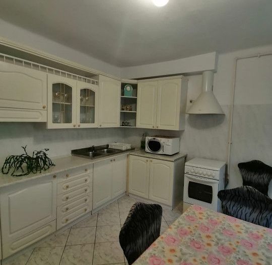 Apartament 3 camere in vila de inchiriat, central, Campina - Poză 3