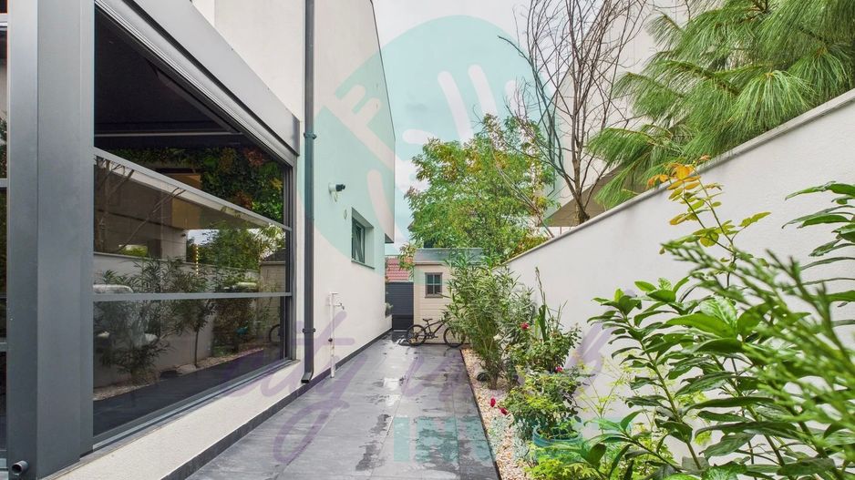 O RESIDENTA CONTEMPORANA CU VIZIUNE, ARHITECTURA SI EMOTIE - Poză 26